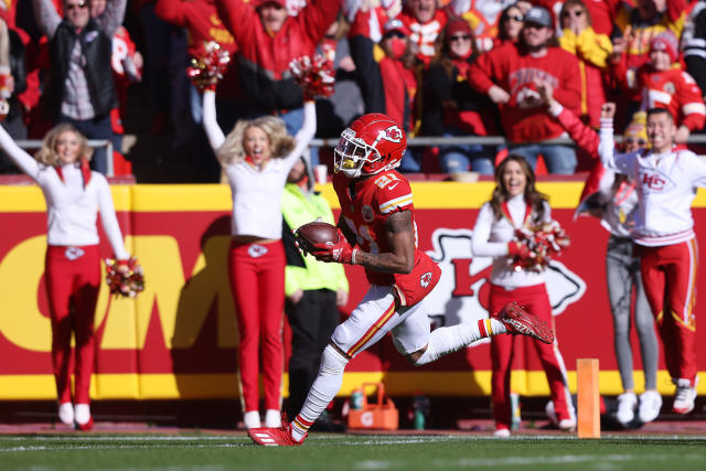 WATCH: Chiefs scoop and score on Raiders first play from scrimmage