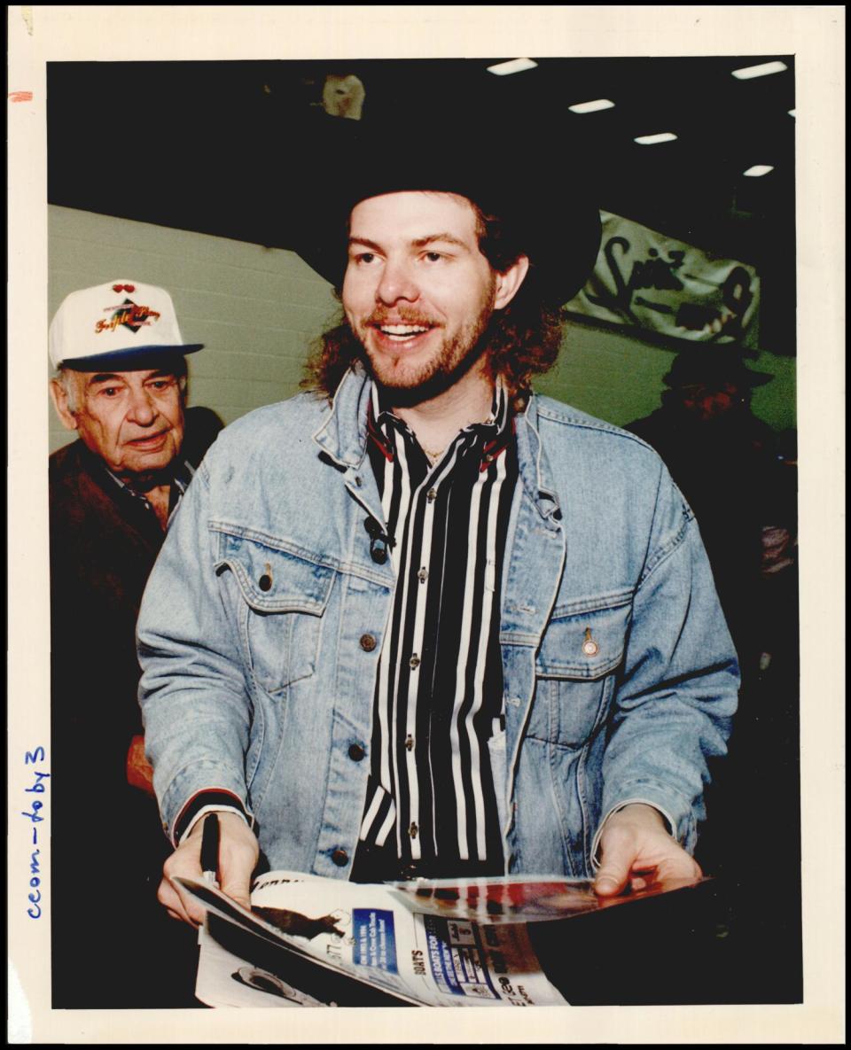 Toby Keith signs autographs and visits with fans in 1994.