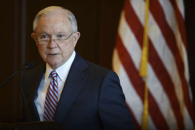 美國司法部長賽辛斯引用聖經，為拆散非法移民家庭的政策辯護（AP）