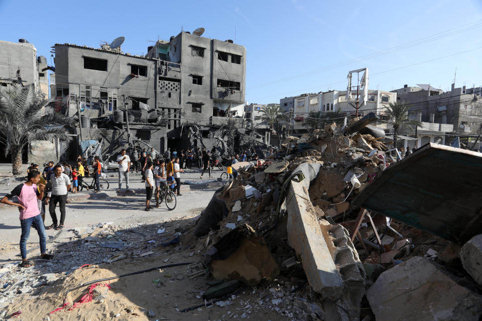 RAFAH, GAZA - OCTOBER 31: A view of the scene after an Israeli airstrike caused destruction in Rafah, Gaza on October 31, 2023. A building belonging to the Palestinian Az-Zahhar family was completely destroyed. (Photo by Abed Rahim Khatib/Anadolu via Getty Images)