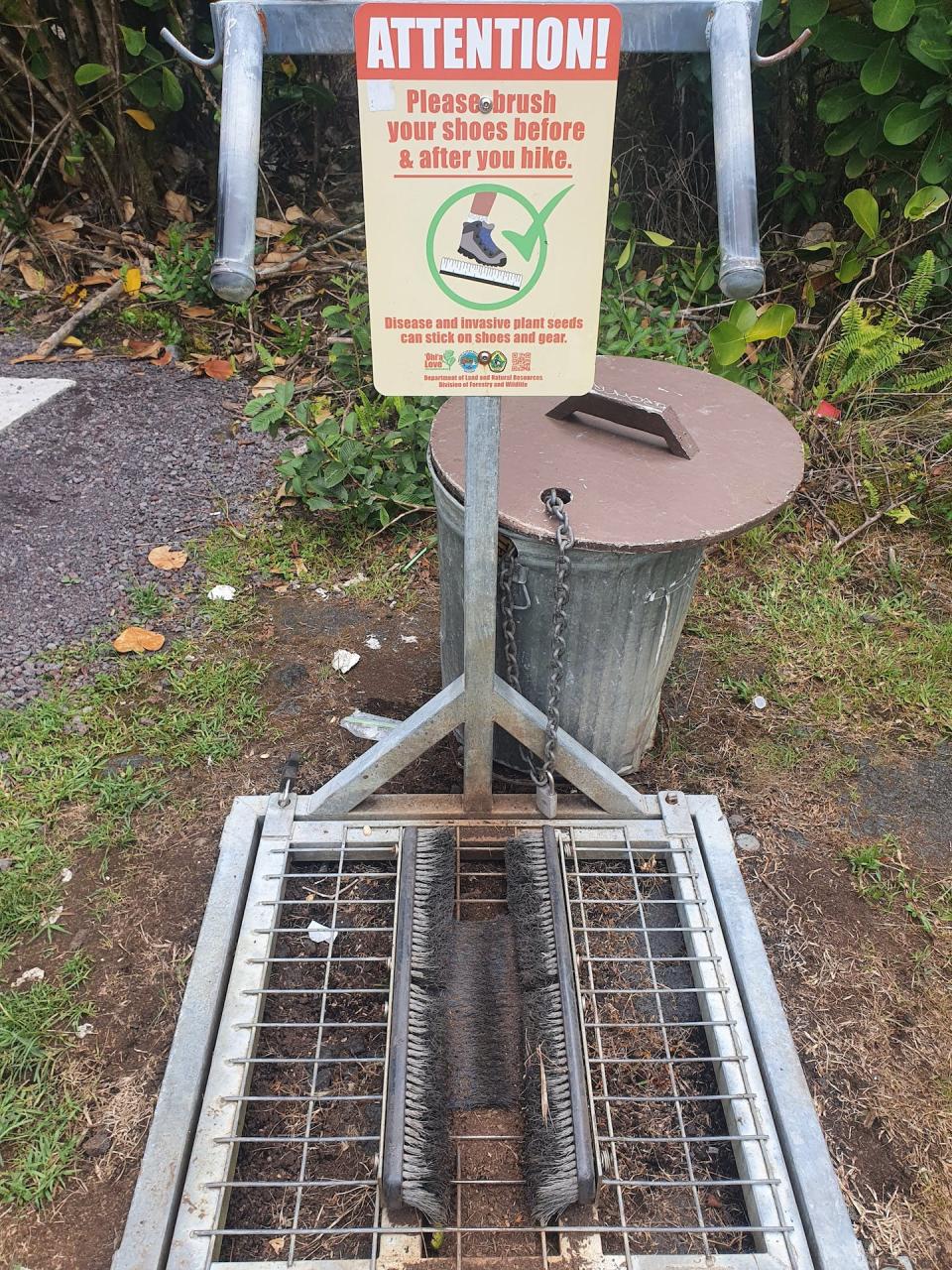 A boot cleaning station at a Hawaii trailhead. Megan Dolman, <a href="http://creativecommons.org/licenses/by-nd/4.0/" rel="nofollow noopener" target="_blank" data-ylk="slk:CC BY-ND;elm:context_link;itc:0;sec:content-canvas" class="link ">CC BY-ND</a>