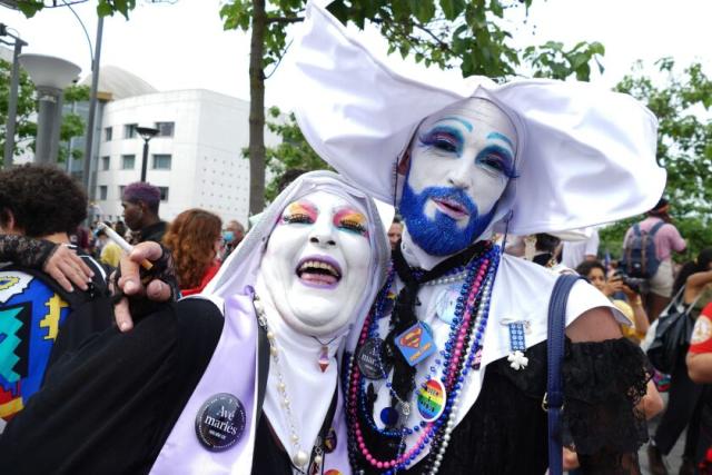 Lindsey P. Horvath on X: Congratulations to the Sisters of Perpetual  Indulgence on your honor tonight at Dodger's Pride Night. Your commitment  to service and our Catholic values inspires me 🙏🏼 Now