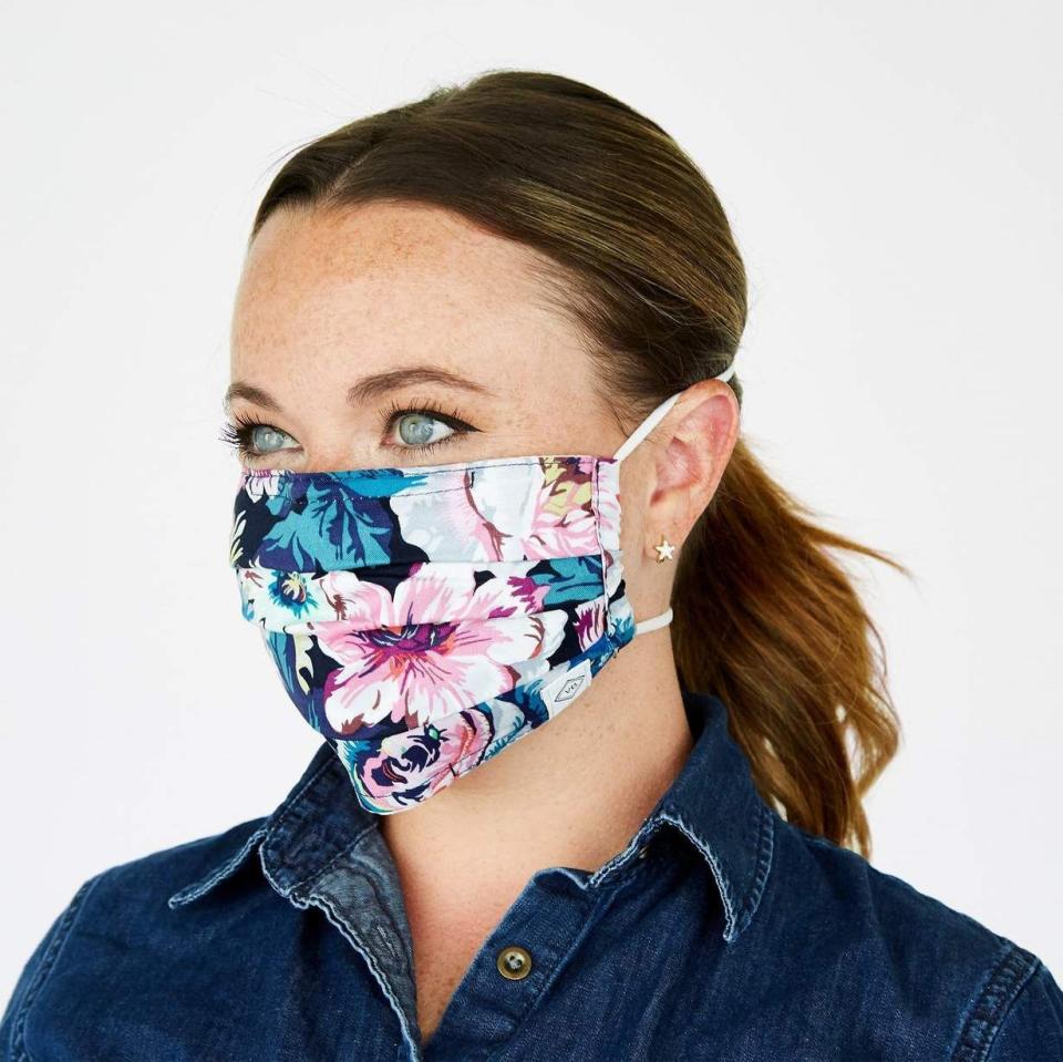 8) Pleated Mask with Adjustable Elastic