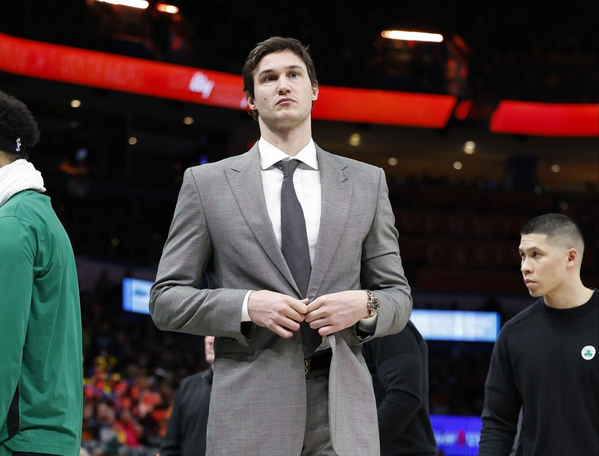 Danilo Gallinari gives an update on his rehabilitation, travelling with the  Boston Celtics