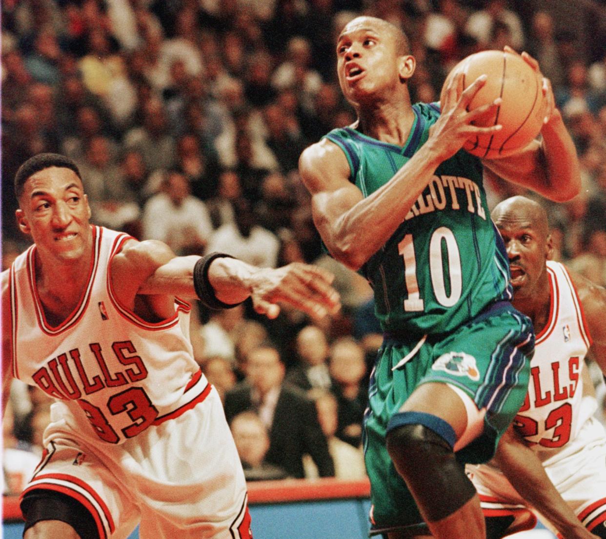 <p>File: Scottie Pippen (L) and Michael Jordan(R) of the Chicago Bulls playing in an NBA Eastern Conference semifinals game at the United Center in Chicago in 1994</p> (JEFF HAYNES/AFP via Getty Images)