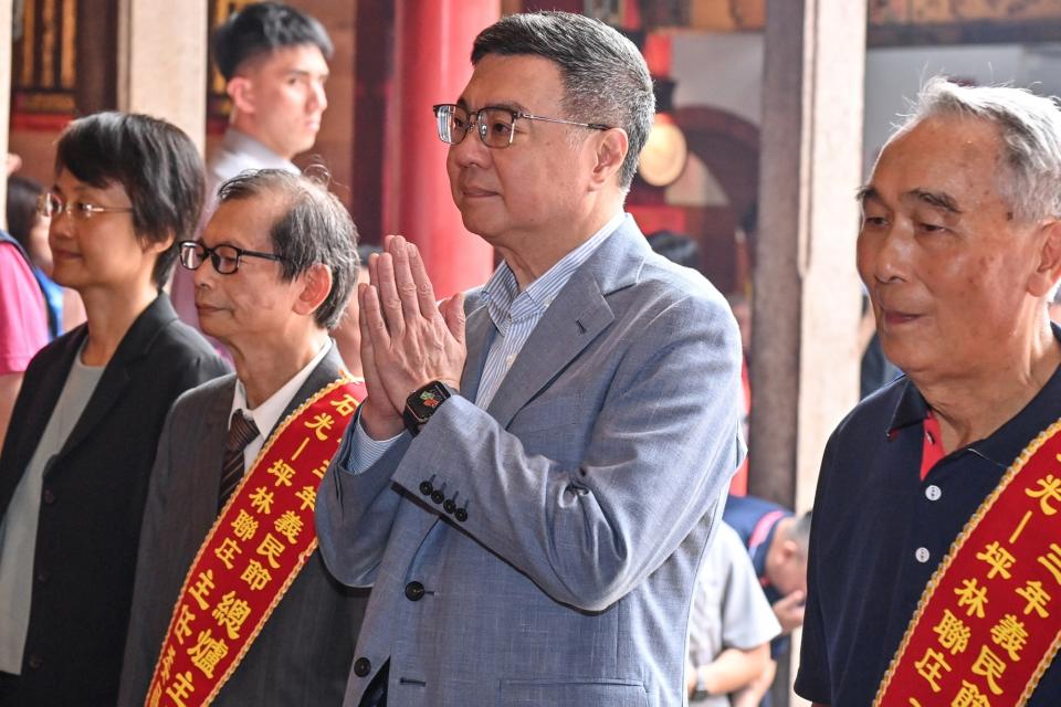 行政院長卓榮泰代表總統賴清德參加義民節祭典。（圖：行政院提供）