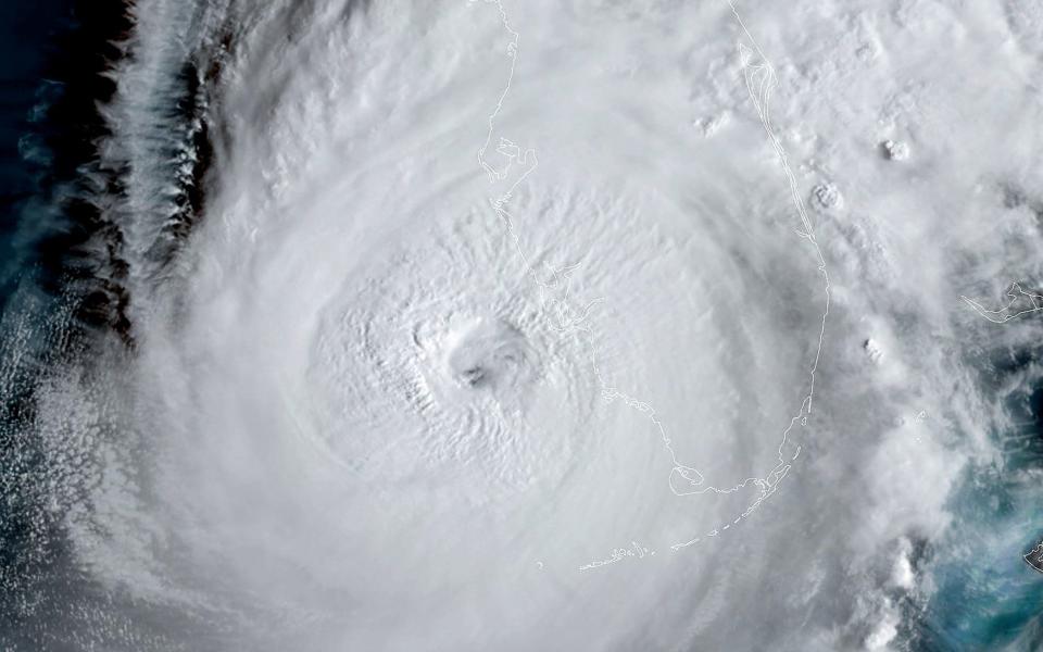 Satellite image shows the eye of Hurricane Ian approaching Florida - JOSE ROMERO 