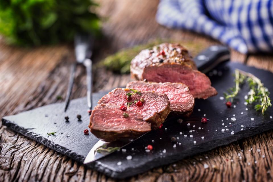 <p><strong><strong><strong><strong><strong><strong><strong>Quantity:</strong></strong></strong></strong></strong></strong> </strong>1/2 cup of cooked ground beef or a 4 oz. steak</p><p><strong>Per serving:</strong> 42 calories, 4.5 g protein, 4.5 g carbs, 0.7 g fat</p><p><strong>READ MORE</strong>: <a href="https://www.womansday.com/food-recipes/food-drinks/g28/easy-ground-beef-recipes-75200/" rel="nofollow noopener" target="_blank" data-ylk="slk:50+ Easy Ground Beef Recipes for Busy Nights;elm:context_link;itc:0;sec:content-canvas" class="link ">50+ Easy Ground Beef Recipes for Busy Nights</a></p>