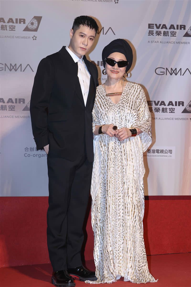 歌手周湯豪和媽媽比莉以戲劇片頭曲〈比莉卡厲害〉入圍本屆金鐘獎。（圖／記者楊澍攝影）