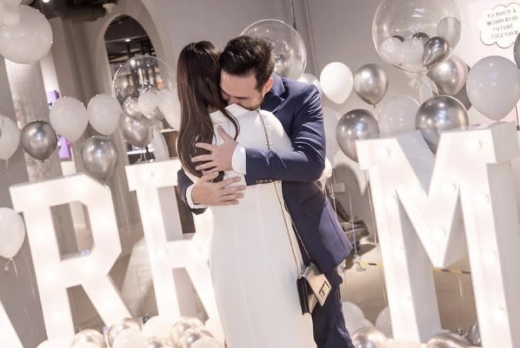 Singapore actress Rebecca Lim announced her engagement to an unknown man with photos of his proposal to her on Instagram on 15 Nov 2021. (Photo: Rebecca Lim/Instagram)