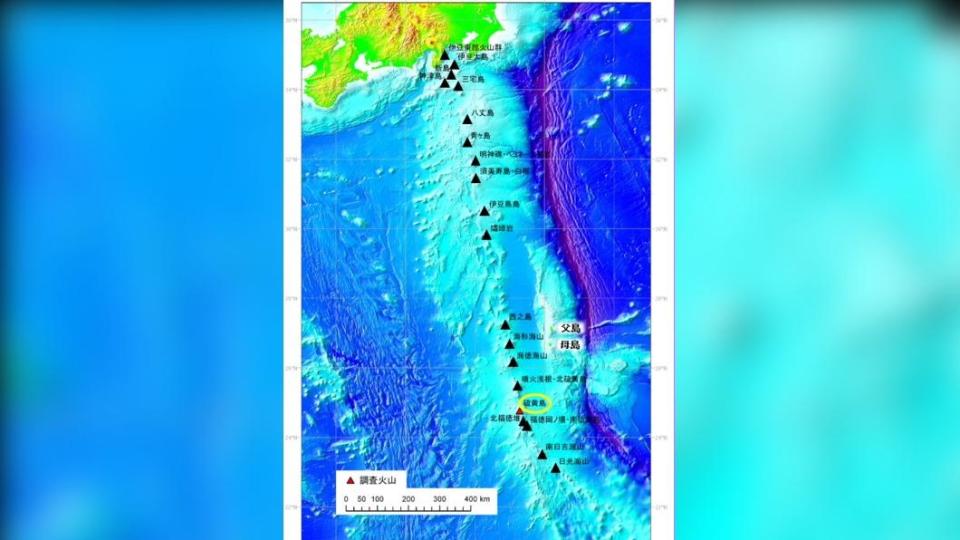 日本「最年輕島嶼」位在硫磺島外海，是一座由火山噴發的新生島嶼。（圖／翻攝自推特@JCG_koho）