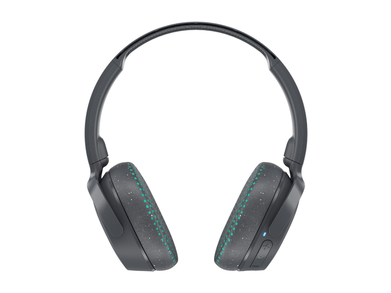 Skullcandy Riff Bluetooth Wireless Over-Ear Headphones with Mic. (Photo: Walmart)