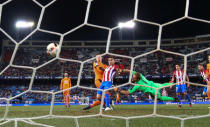 Football Soccer - Atletico Madrid v Eibar - Spanish King's Cup - Vicente Calderon stadium, Madrid, Spain - 19/01/17 Atletico Madrid's Angel Correa scores his goal past Eibar's goalkeeper Yoel Rodriguez. REUTERS/Sergio Perez