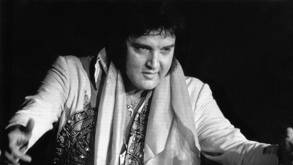 elvis presley performing