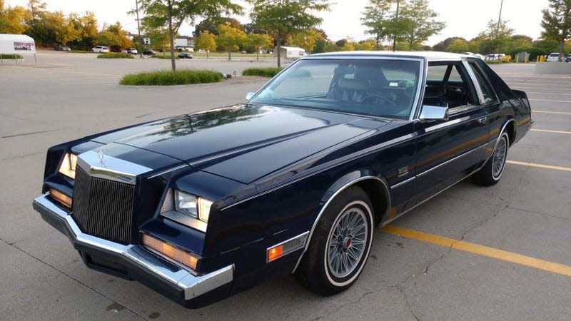 Photo: <a class="link " href="https://chicago.craigslist.org/nch/cto/d/lake-zurich-top-chrysler-imperial-83/7749491100.html" rel="nofollow noopener" target="_blank" data-ylk="slk:Craigslist;elm:context_link;itc:0;sec:content-canvas">Craigslist</a>