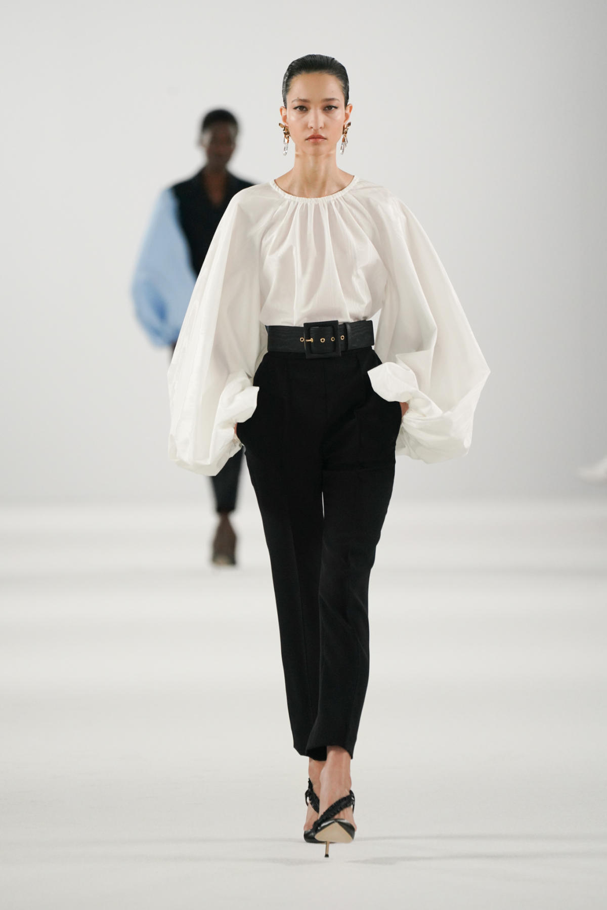 Fall 2022 Trend: Corset It Is - Yahoo Sports