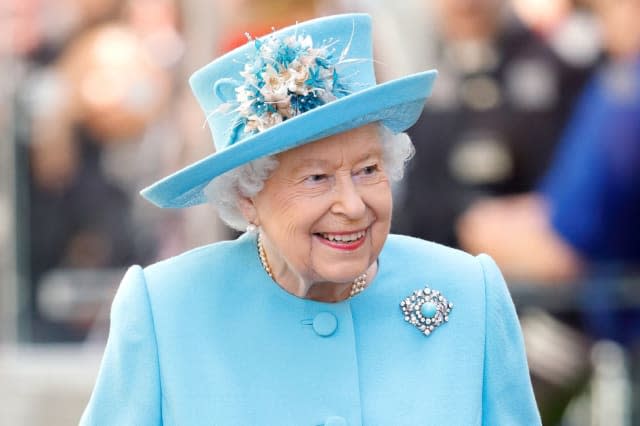 Queen Elizabeth's white gloves