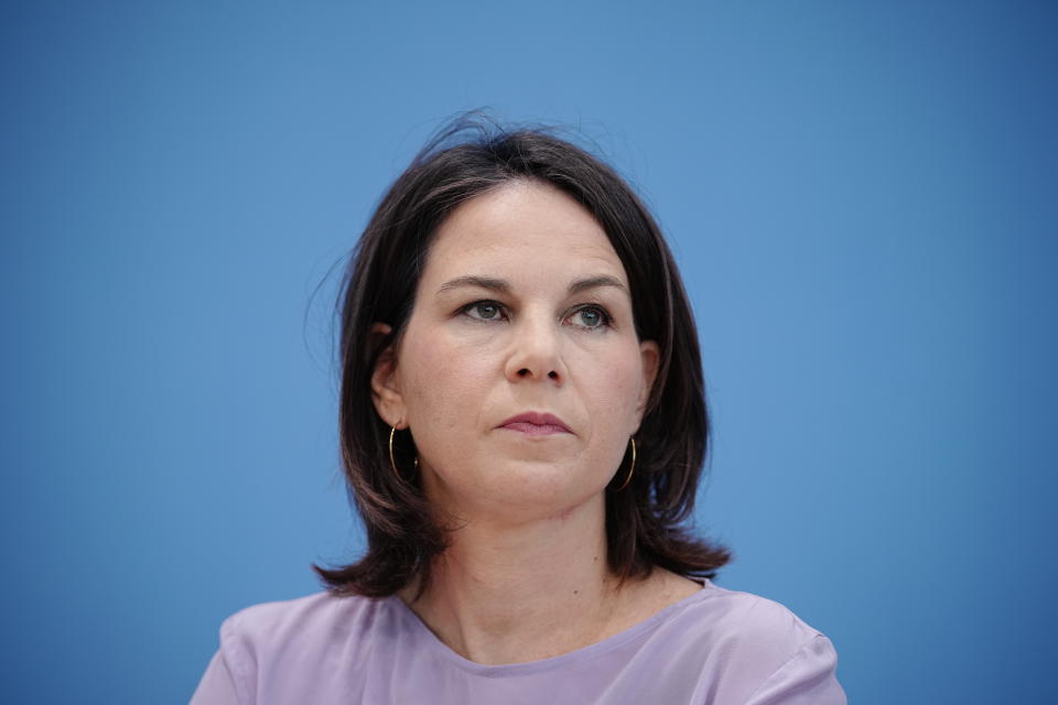 Annalena Baerbock nimmt an einer Pressekonferenz zur Nationalen Sicherheitsstrategie teil (Bild: Kay Nietfeld/dpa)