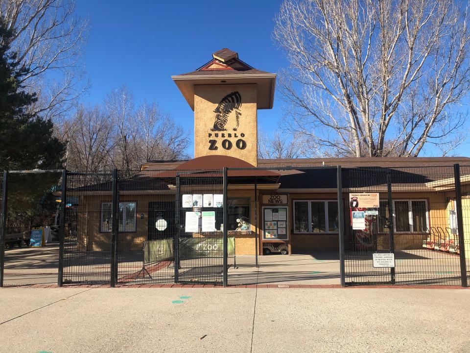 The entrance to the Pueblo Zoo.