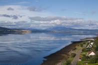 Il BrewDog di Ellon, per esempio, si trova a meno di trenta chilometri dal centro città ed è il più grande di tutta la regione. Per raggiungerlo si può seguire la costa ammirando alcuni tra i panorami scozzesi più belli, unendo così la scoperta del territorio ai suoi sapori più tradizionali.