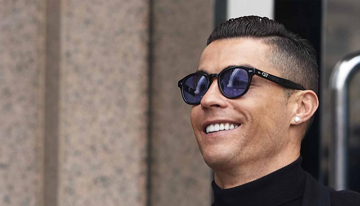 Quase fora do futebol, Cristiano Ronaldo bate recorde fora dos gramados