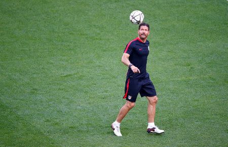 Football Soccer - Atletico Madrid Training - San Siro Stadium, Milan, Italy - 27/5/16 Atletico Madrid coach Diego Simeone during training Reuters / Tony Gentile Livepic