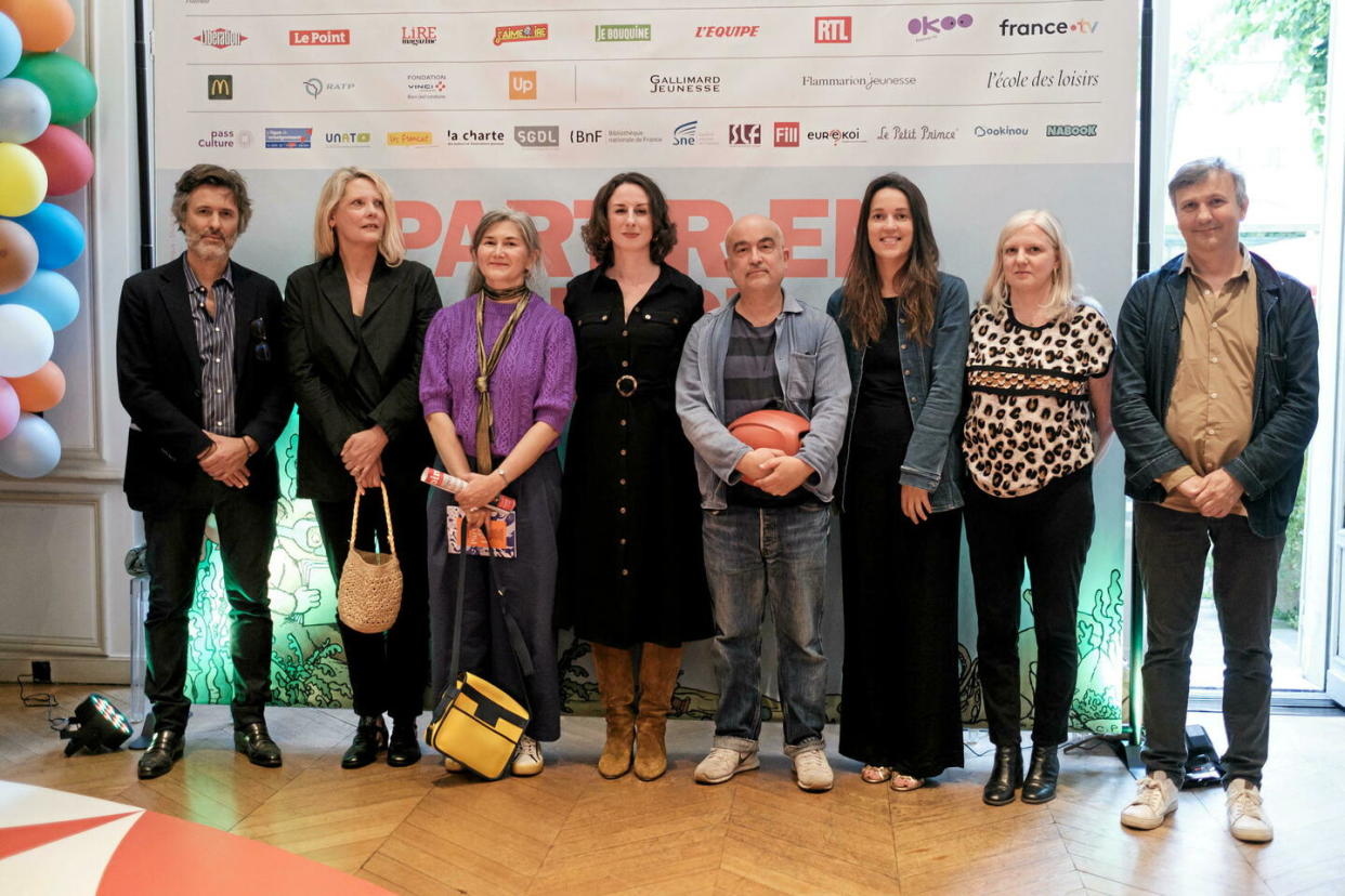 Le jury du prix Le Point du livre jeunesse : Christophe Ono-dit-Biot, Stephanie Blake, Aurélie Guillerey, Elise Lépine, Colas Gutman, Sophie Astrabie, Delphine Bertholon et Antoine Sahler.  - Credit:Hugo AYMAR/HAYTHAM-REA / HAYTHAM PICTURES / Hugo AYMAR/HAYTHAM-REA