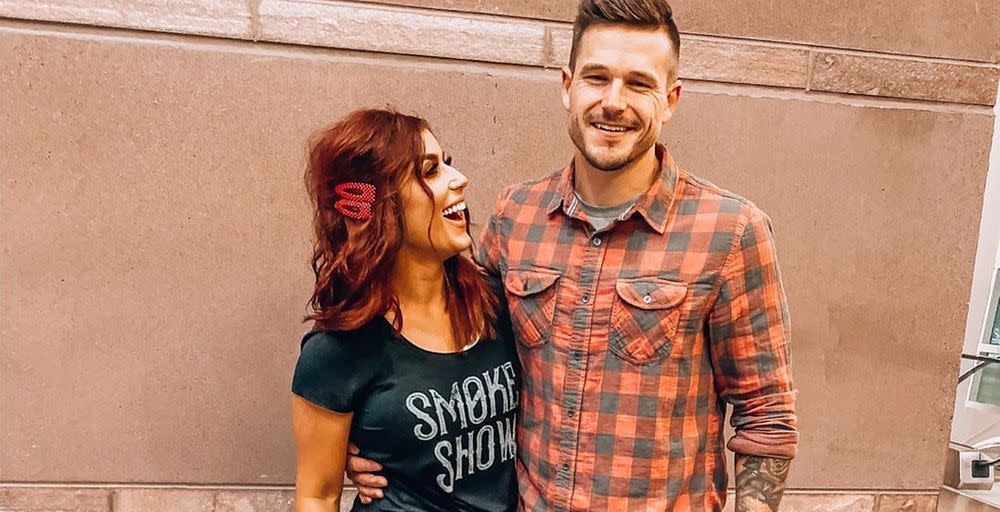 Chelsea Houska poses with Cole DeBoer