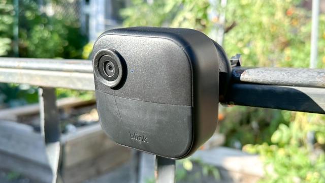 Blink Outdoor 4 Floodlight Mount Overview — Blink Support