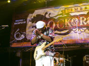 Buddy Guy greeting his fans at the Timbre Rock & Roots Festival. (Yahoo! photo/Alvin Ho)