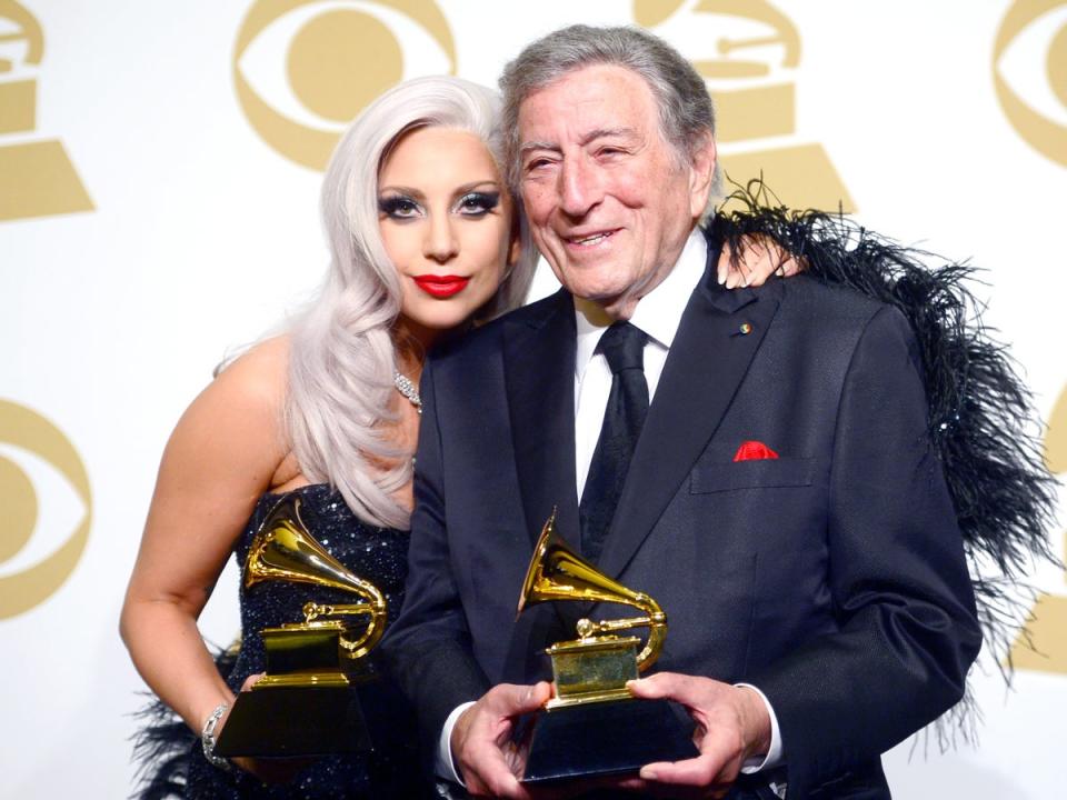 Lady Gaga y Tony Bennett en los Grammy en 2015 (Getty Images)