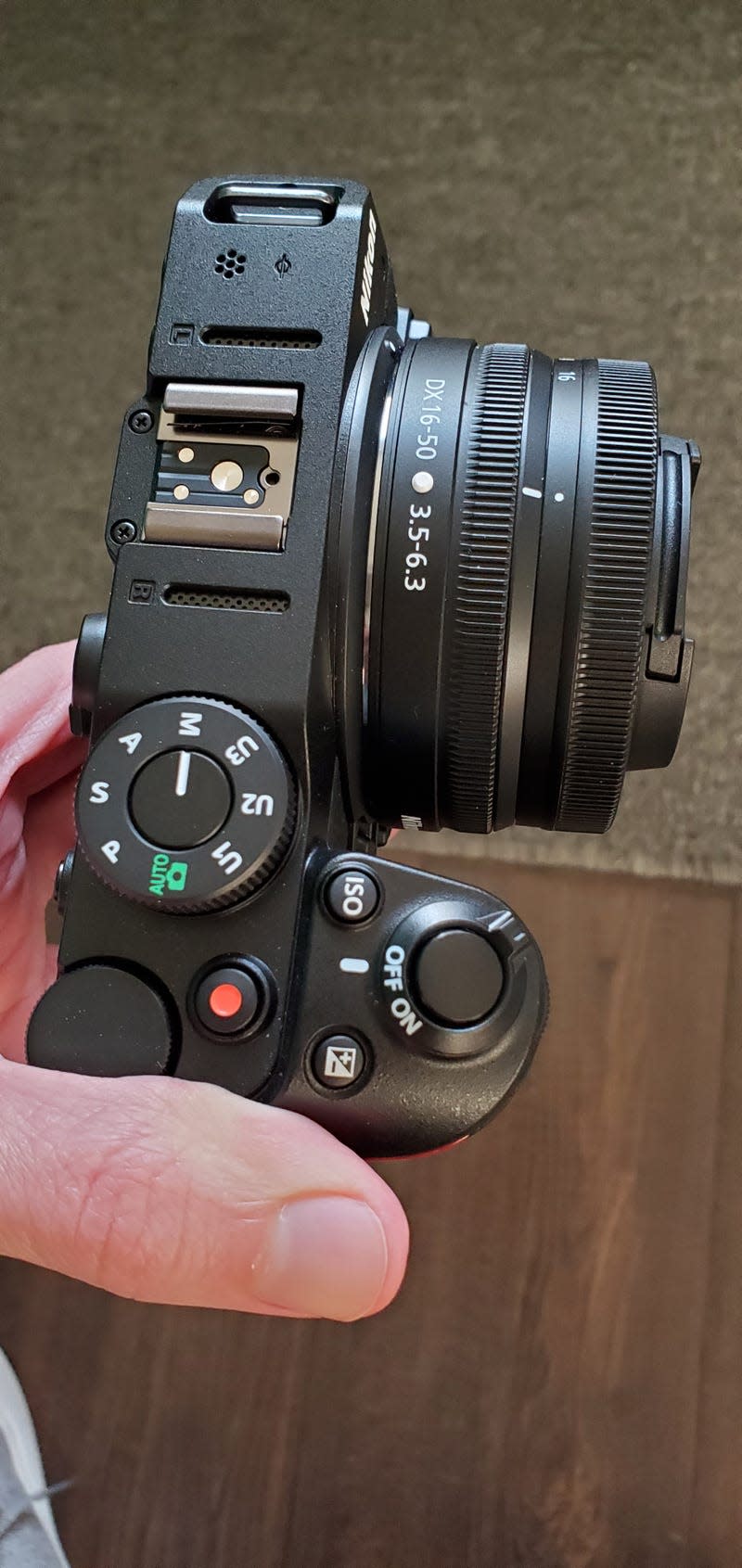 Mirrorless camera controls