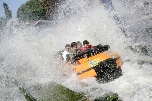 drayton manor theme park water ride