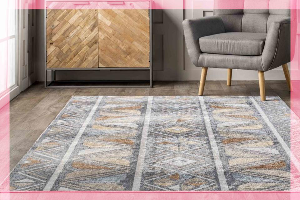 <p>Rugs USA</p>