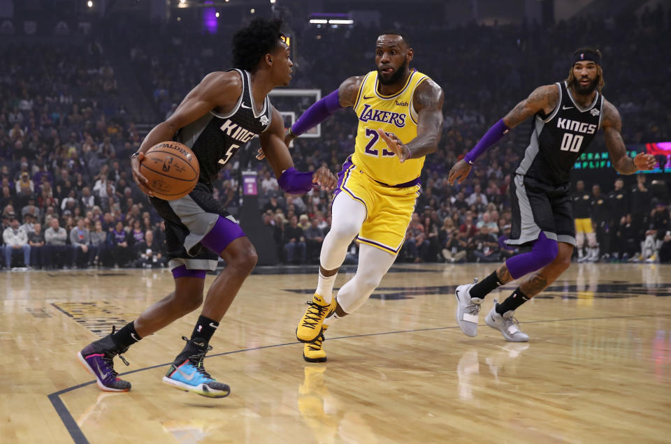 De’Aaron Fox, facing LeBron James, believes no one in the league has his speed. (Getty Images)