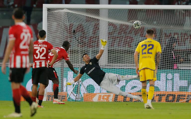 Edwuin Cetré igualó el partido para Estudiantes en los 90' con un penal muy bien ejecutado y luego falló en la tanda definitiva