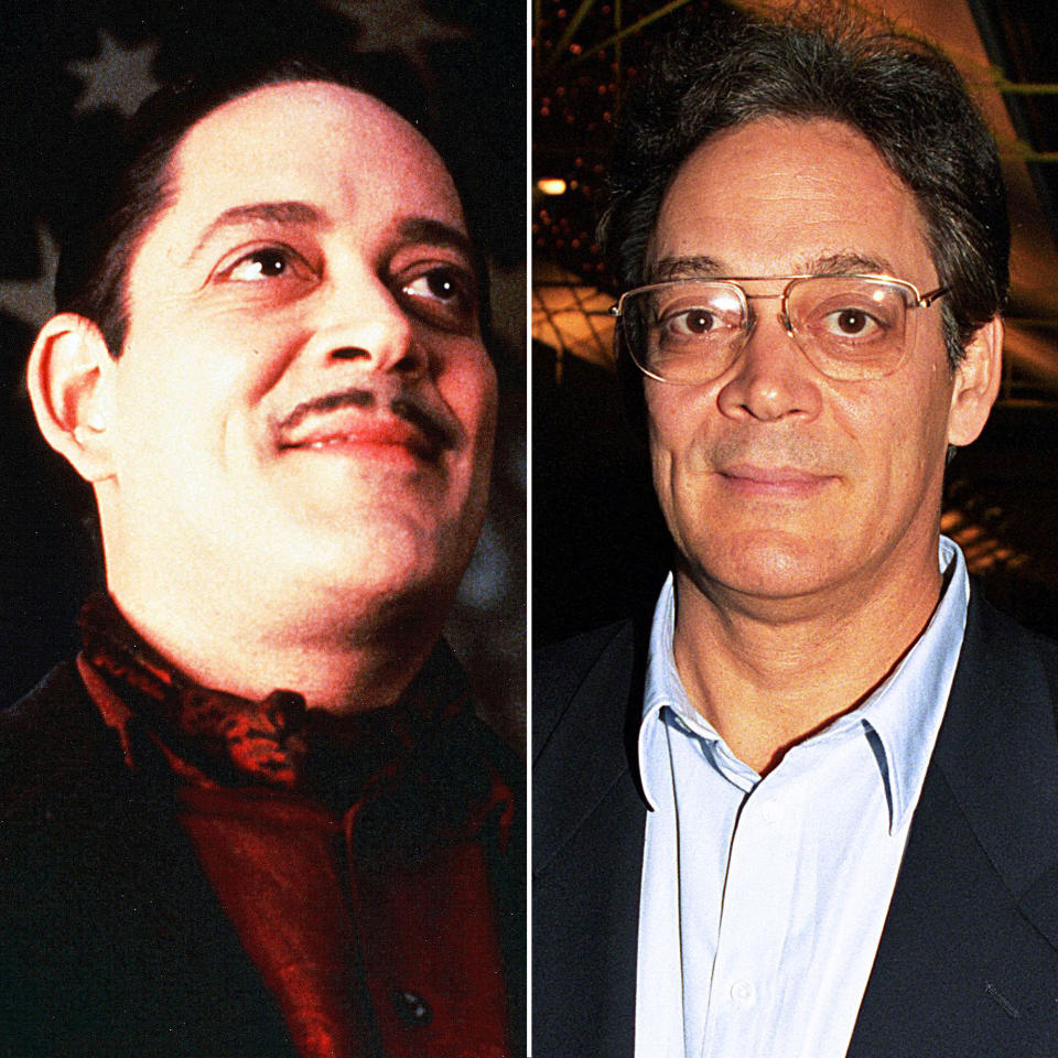 Raul Julia (Gomez Addams)