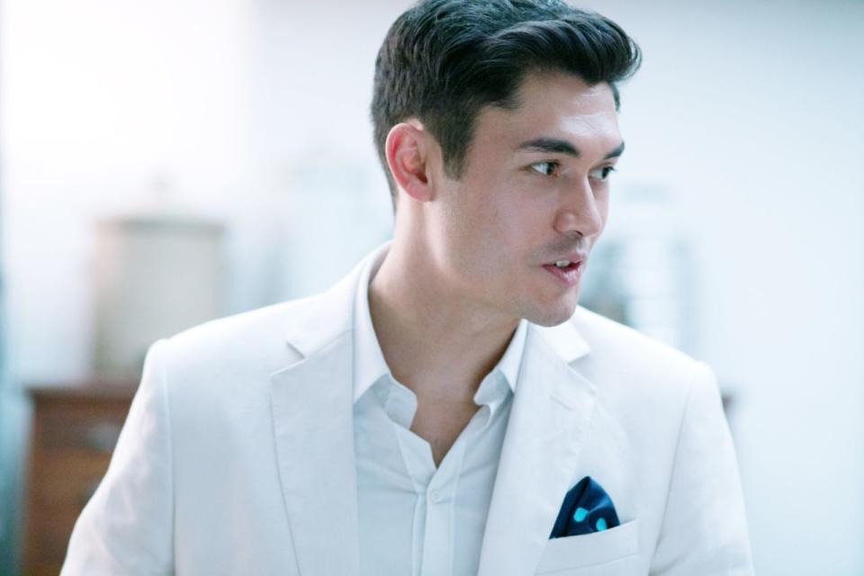 Henry Golding (Foto: Sanja Bucko / Warner Bros., mit freundlicher Genehmigung der Everett Collection)