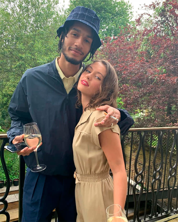 Iris Law y  Jyrrel Roberts