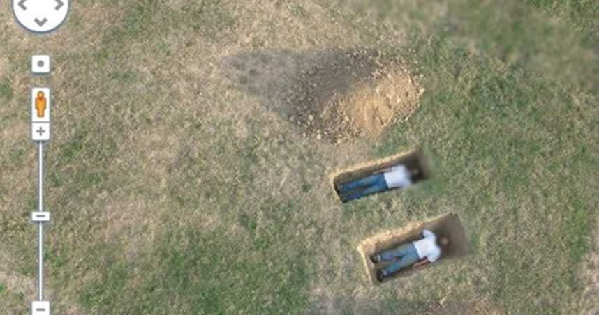 Google地圖的「街景服務」上出現2具待葬屍體，嚇壞網友。（圖／翻攝自Reddit論壇）
