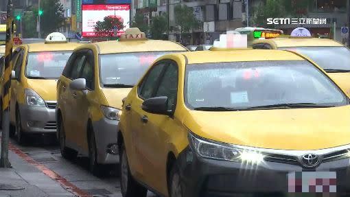 計程車業也有禁忌，盡量別在鬼月牽車、牽完後要淨車。（示意圖／資料照）