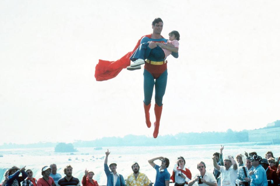 SUPERMAN II BR 1980 CHRISTOPHER REEVE as Superman / Clark Kent Date 1980