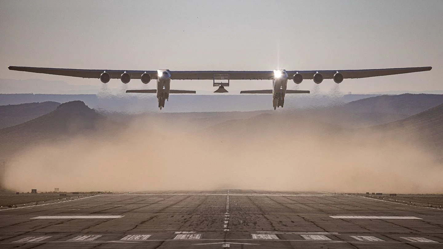 Stratolaunch Realiza el Primer Vuelo Motorizado de un Nuevo Vehículo Hipersónico