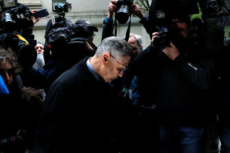 Former New York State Assembly Speaker Sheldon Silver arrives at the Manhattan U.S. District Courthouse in New York City, U.S., May 3, 2016. REUTERS/Andrew Kelly