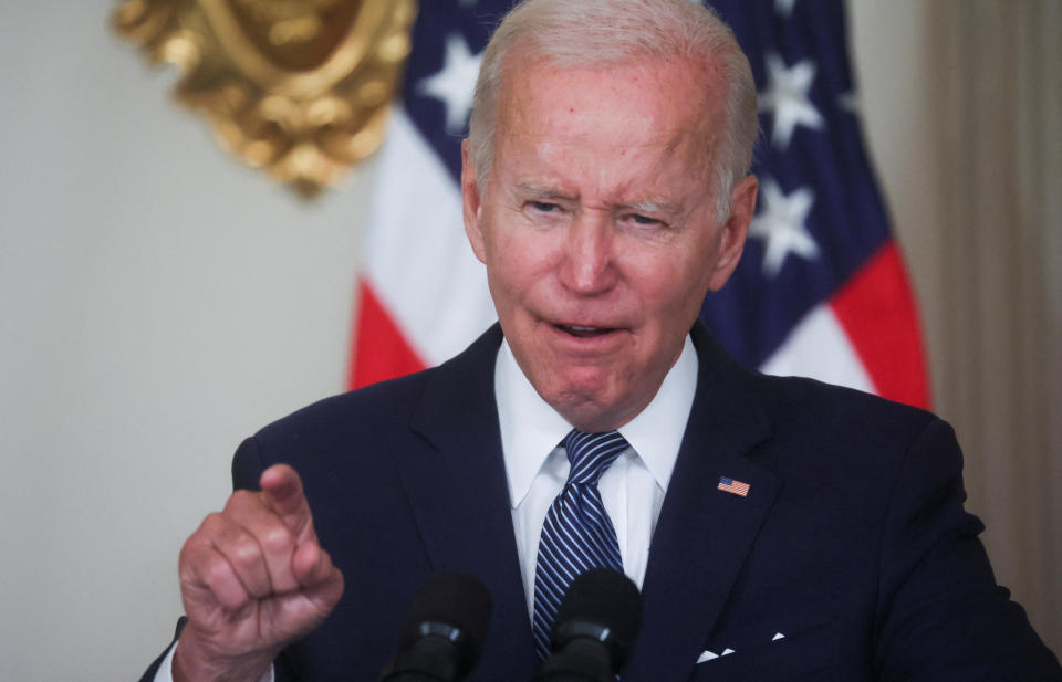 Præsident Biden taler under en ceremoni for underskrivelse af lovforslaget for Inflation Reduction Act i Det Hvide Hus, 16. august 2022. REUTERS/Leah Millis