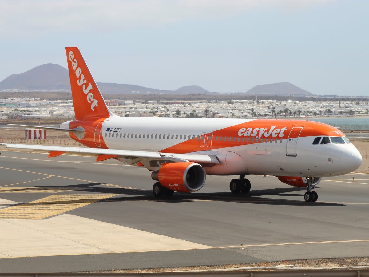 Sun seeking: easyJet Airbus A320 taxiing in Spain (Matt Carter)