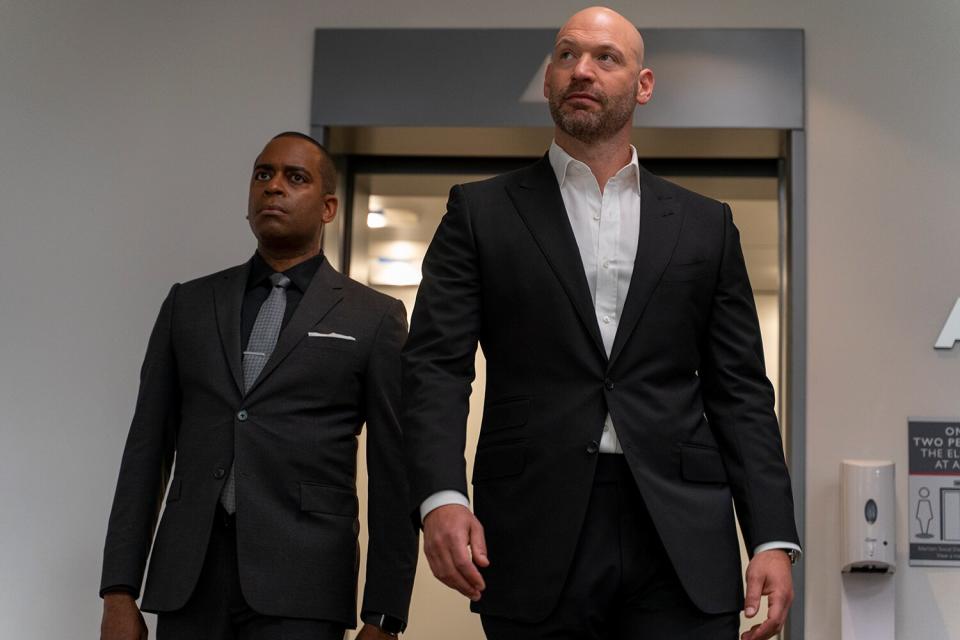 (L-R): Daniel Breaker as Roger "Scooter" Dunbar and Corey Stoll as Michael Prince in BILLIONS “No Direction Home”.