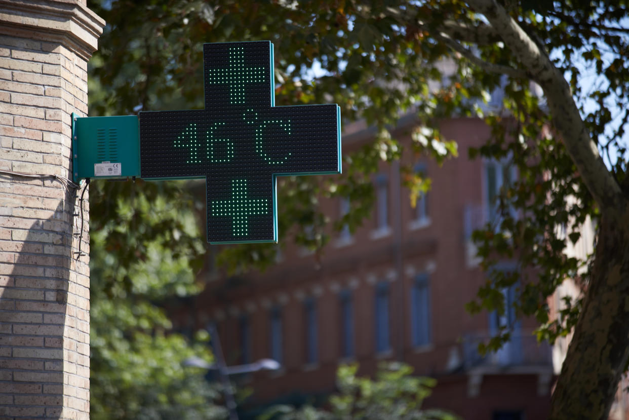 Le thermomètre affiche 46°C à Toulouse, le 22 août 2023, alors qu'une vague de chaleur touche la France. (Photo par Alain Pitton/NurPhoto via Getty Images)