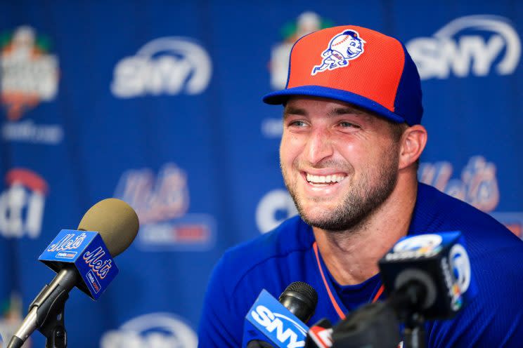 Tim Tebow brings the buzz to Mets camp Monday