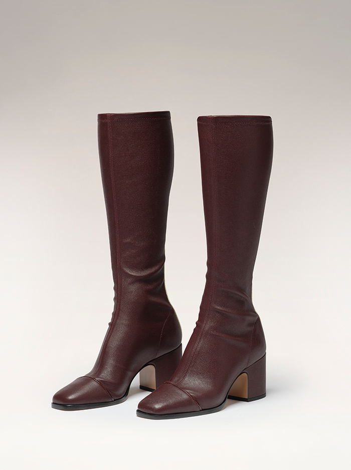 <p><a href="https://go.redirectingat.com?id=74968X1596630&url=https%3A%2F%2Fnomasei.com%2Fen-us%2Fproducts%2Ftwist-bottes-aubergine&sref=https%3A%2F%2Fwww.harpersbazaar.com%2Ffashion%2Ftrends%2Fg60430424%2Fbazaar-nice-saves-april-10-2024%2F" rel="nofollow noopener" target="_blank" data-ylk="slk:Shop Now;elm:context_link;itc:0;sec:content-canvas" class="link rapid-noclick-resp">Shop Now</a></p><p>Twist Boots</p><p>nomasei.com</p><p>$530.00</p>